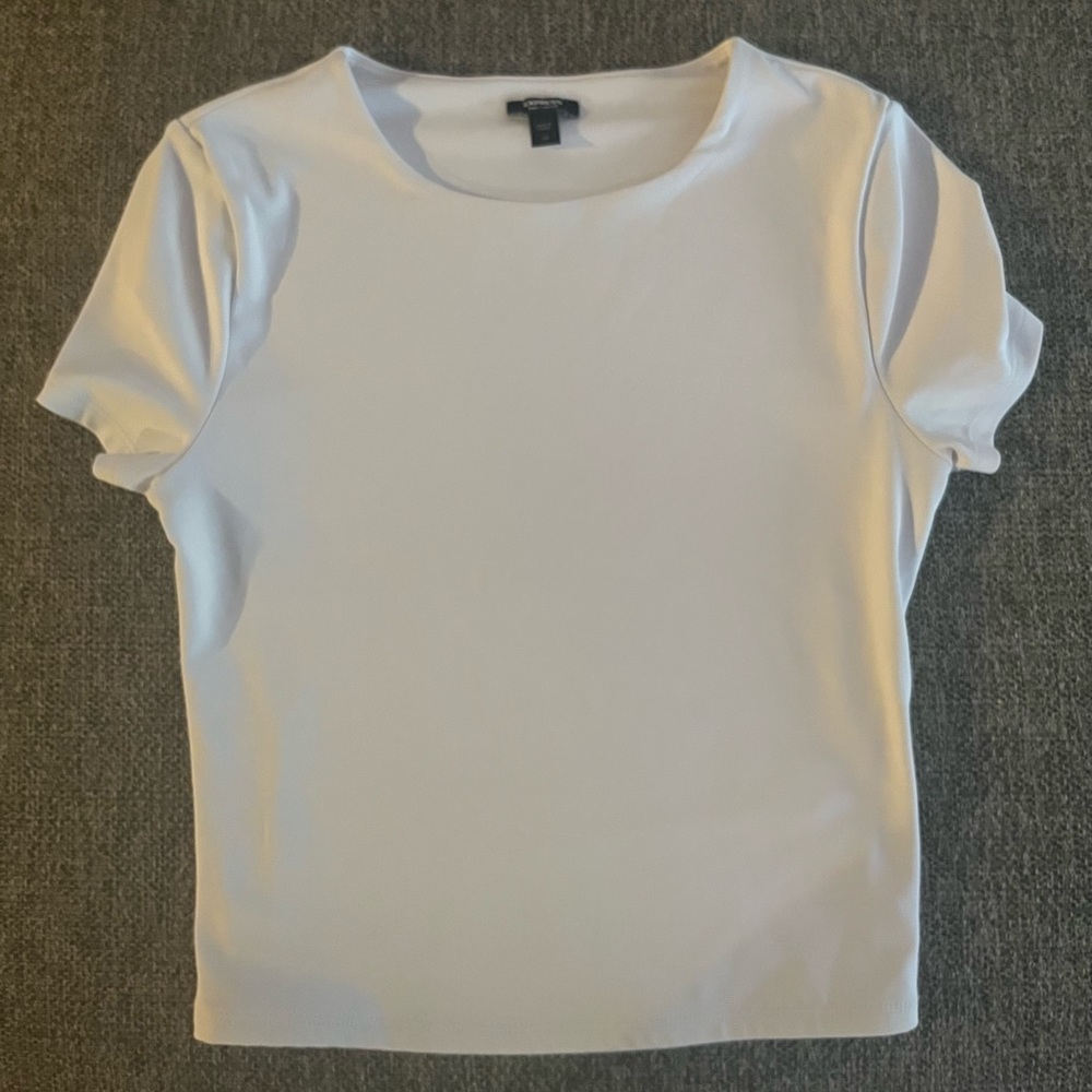 EXPRESS Body Contour High Compression Matte 90's Cropped Tee Seamless